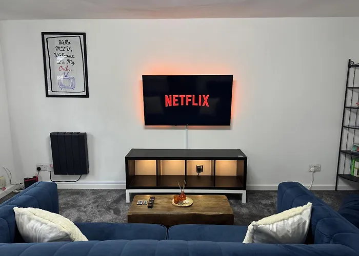 Cosy 2 Double Bedroom Apartment In Ancoats 7 Minutes From Coop Live, Etihad Stadium & Manchester City Centre- Free Parking Available